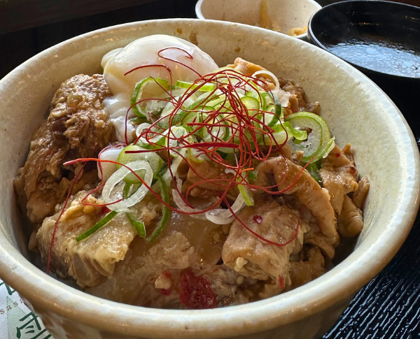 洒落たカフェより、茶色い正義。